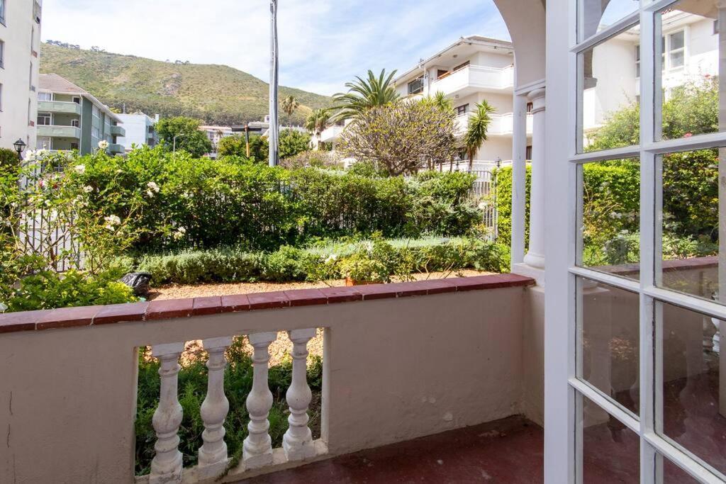 Outdoor Pleasure, Sea Point. Apartment