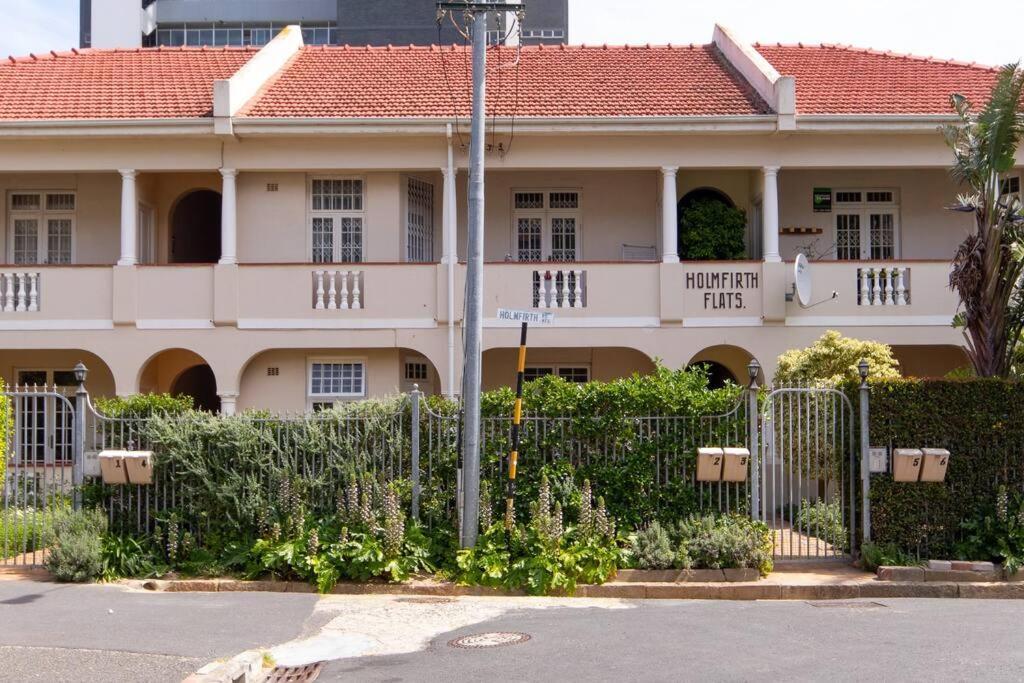 Outdoor Pleasure, Sea Point. *