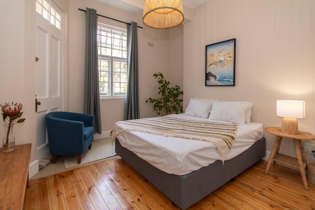 Outdoor Pleasure, Sea Point. Apartment *